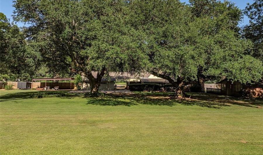 227 Gray St, Belcher, LA 71004 - 4 Beds, 2 Bath