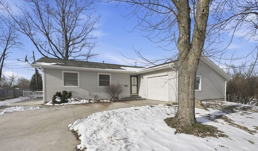 703 Westview Dr, Angola, IN 46703 - 3 Beds, 2 Bath