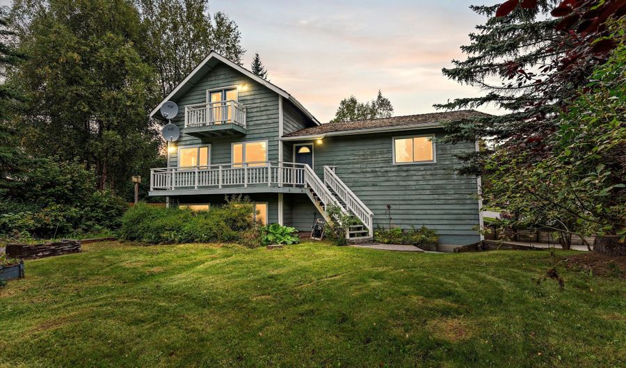8000 Summerset Dr, Anchorage, AK 99518 - 4 Beds, 3 Bath