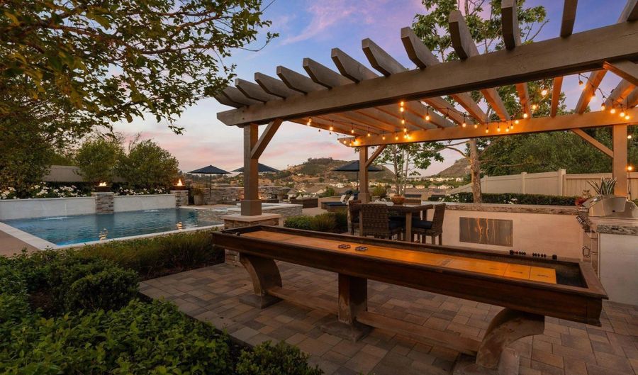 21509 Wilgen Rd, Escondido, CA 92029 - 5 Beds, 5 Bath