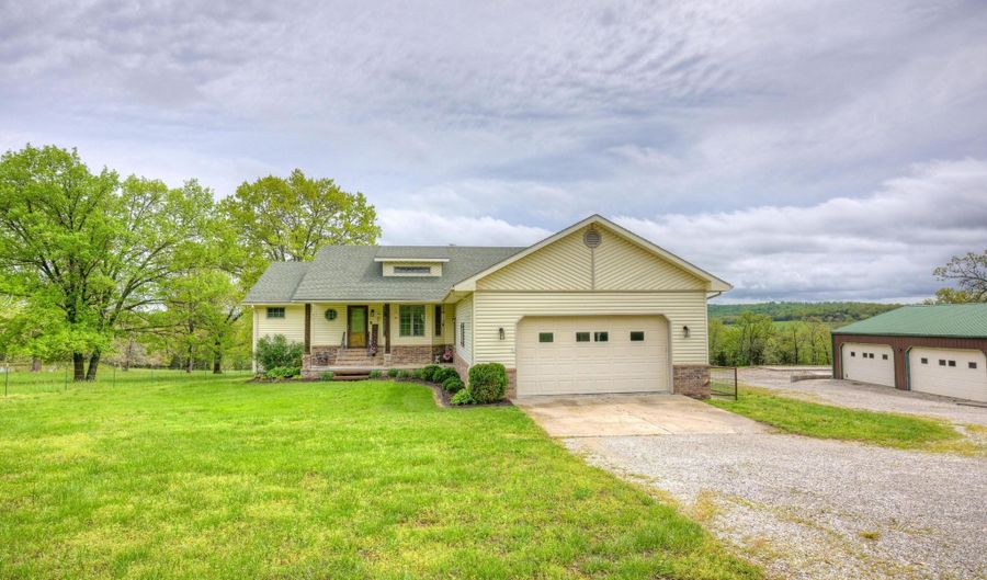 7766 State Hwy 39, Aurora, MO 65605 - 3 Beds, 3 Bath