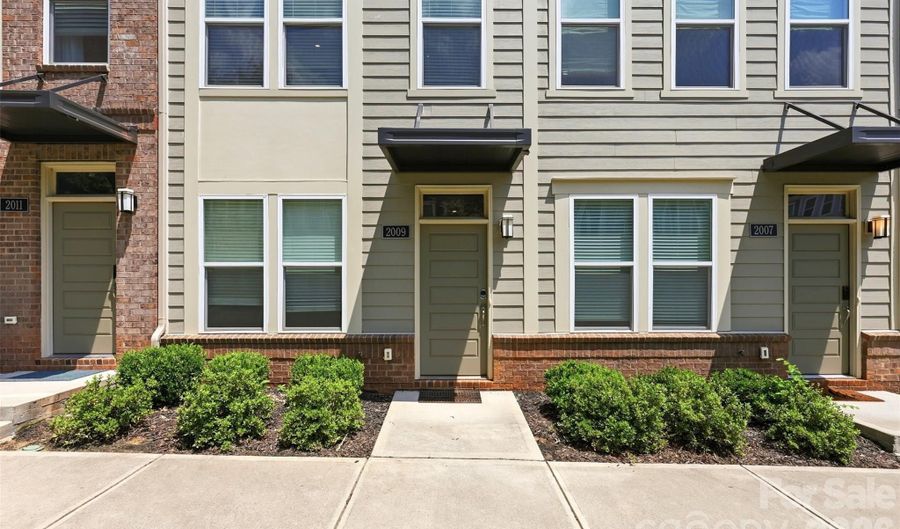 2009 Federation Ct, Charlotte, NC 28205 - 2 Beds, 3 Bath