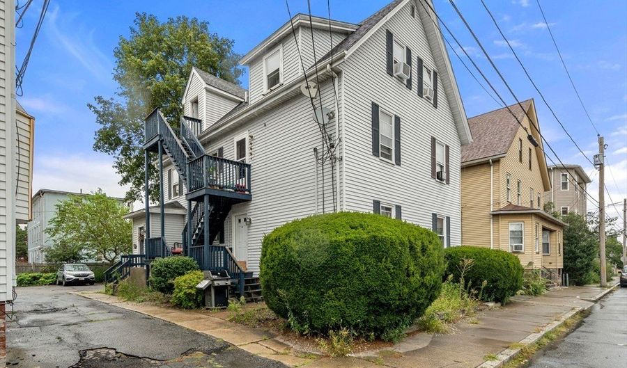 10 Holman St C, Attleboro, MA 02703 - 2 Beds, 1 Bath
