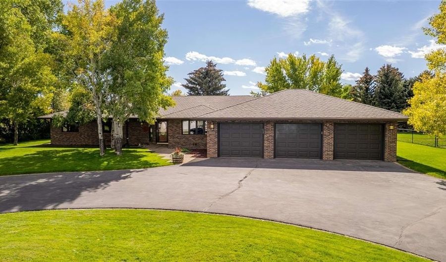 714 Meadow Ln Ave, Cody, WY 82414 - 4 Beds, 2 Bath