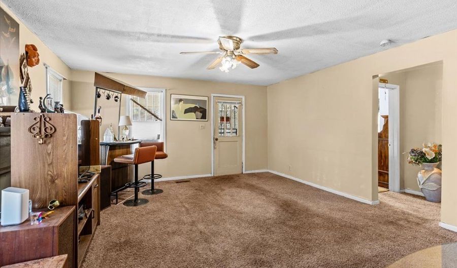 204 Elm St, Abbeville, AL 36310 - 3 Beds, 1 Bath