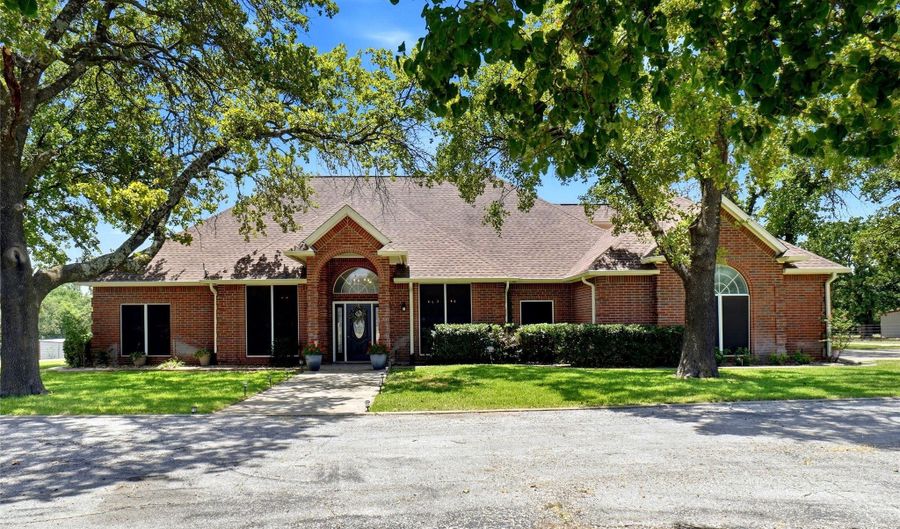 447 W Bypass 287, Alvord, TX 76225 - 3 Beds, 3 Bath