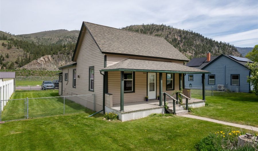 9504 Hwy 200 E, Bonner, MT 59823 - 2 Beds, 1 Bath