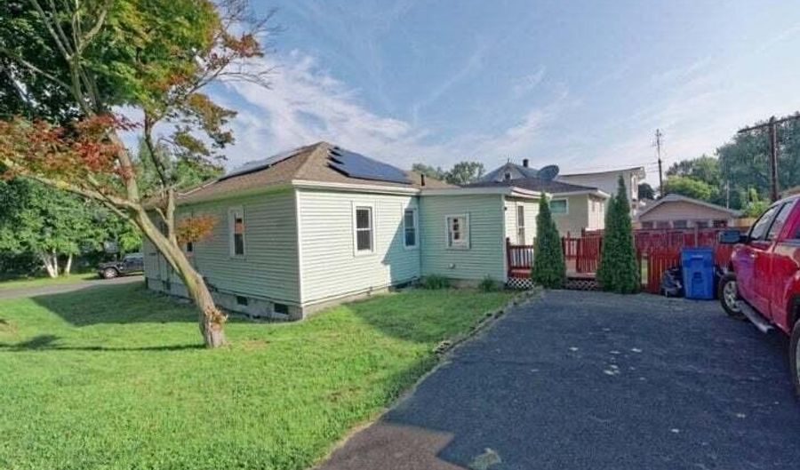 440 Magazine St, Albany, NY 12203 - 5 Beds, 2 Bath