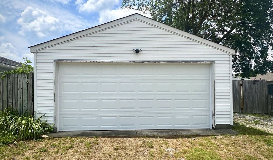 63 N 15th Ave, Beech Grove, IN 46107 - 2 Beds, 1 Bath