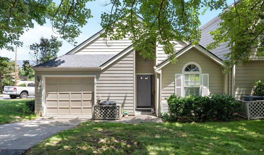 330 Glenn St, Ashland, OR 97520 - 2 Beds, 2 Bath