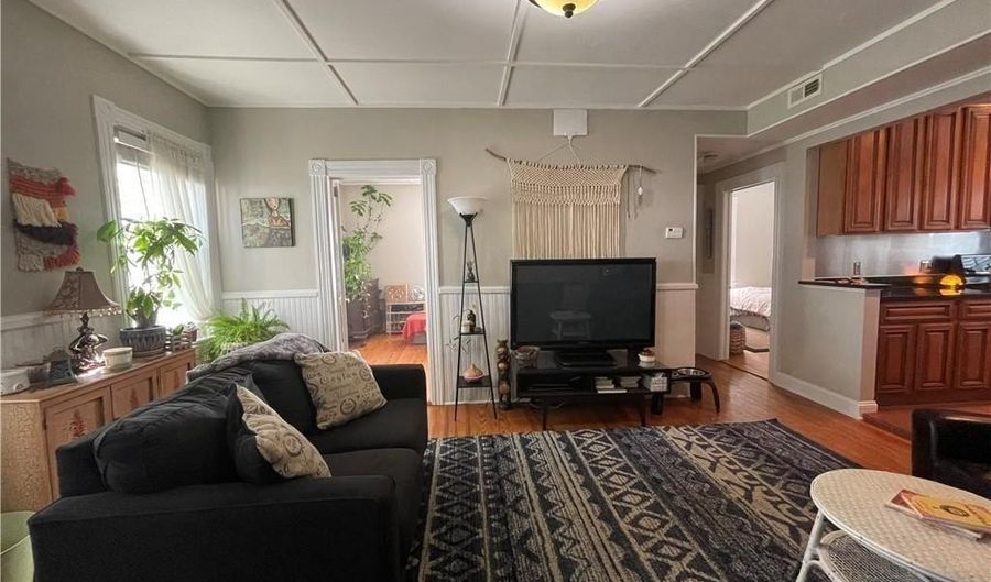 3 Bay View Ave 5, Bristol, RI 02809 - 2 Beds, 1 Bath