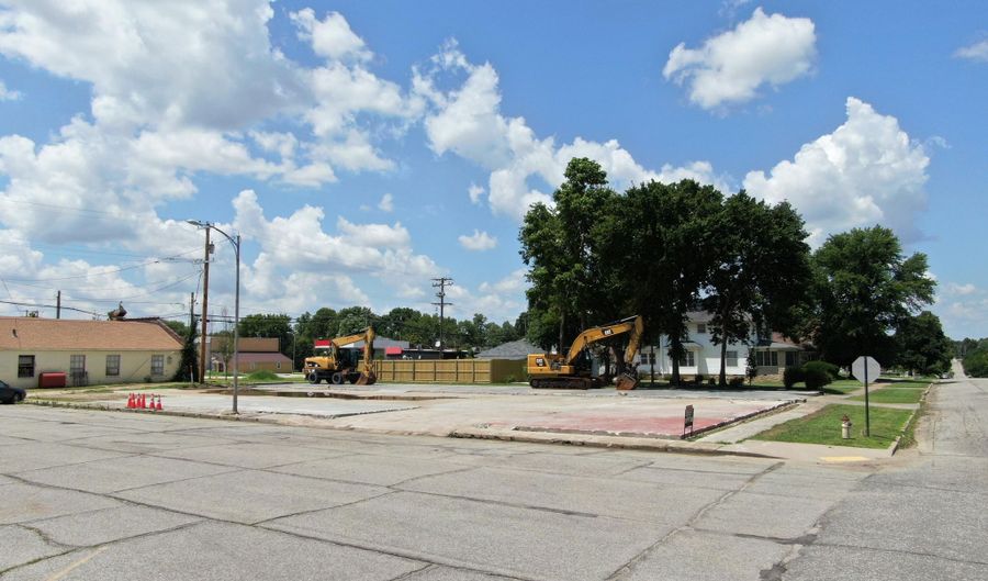 140 E 10th St, Baxter Springs, KS 66713 - 0 Beds, 0 Bath