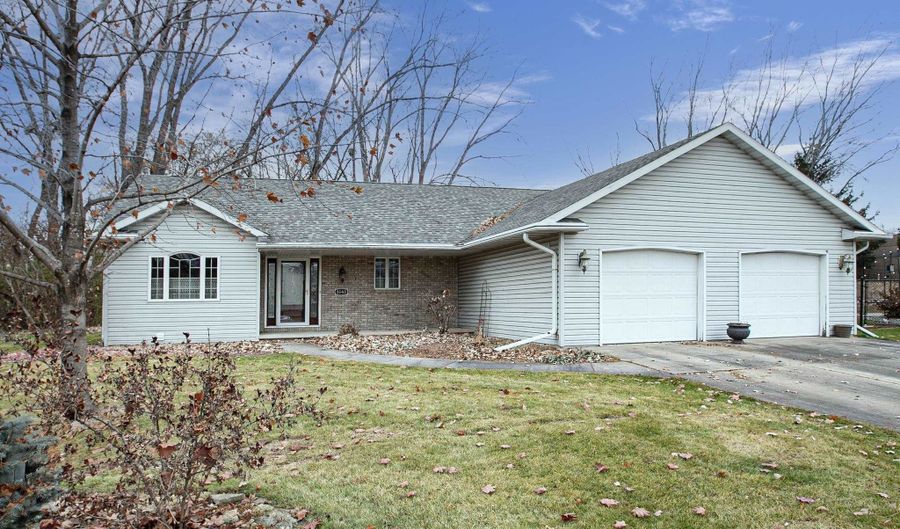 3543 N WELLINGTON Dr, Appleton, WI 54911 - 3 Beds, 2 Bath