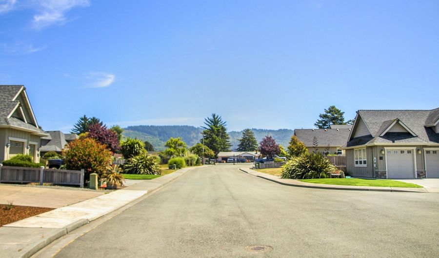 7205 EDGE CLIFF Dr, Brookings, OR 97415 - 3 Beds, 2 Bath