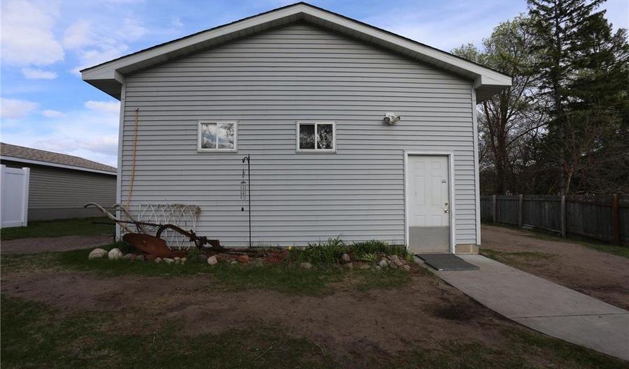 2626 Wingfield Ave, Anoka, MN 55303 - 2 Beds, 2 Bath