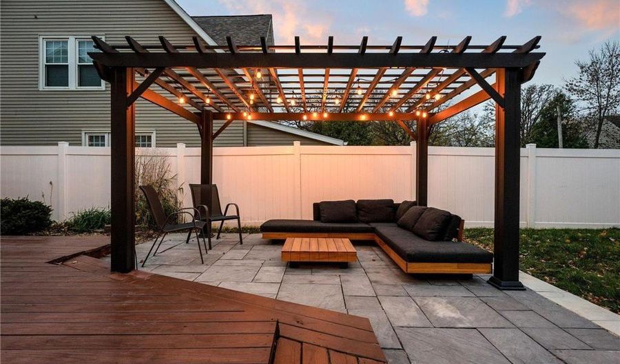 1009 9th St NW, Austin, MN 55912 - 3 Beds, 2 Bath