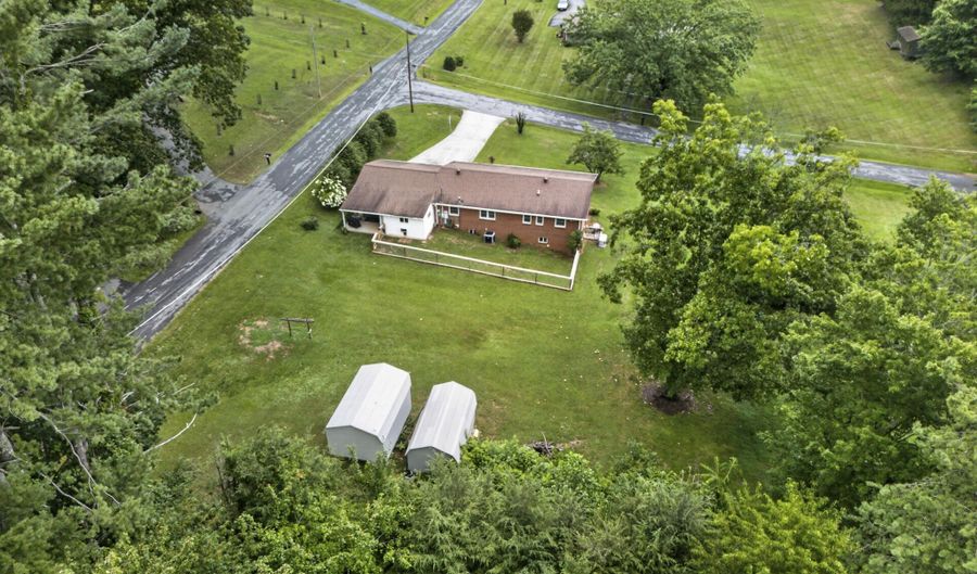 379 NE Morningside Ln, Abingdon, VA 24210 - 2 Beds, 2 Bath