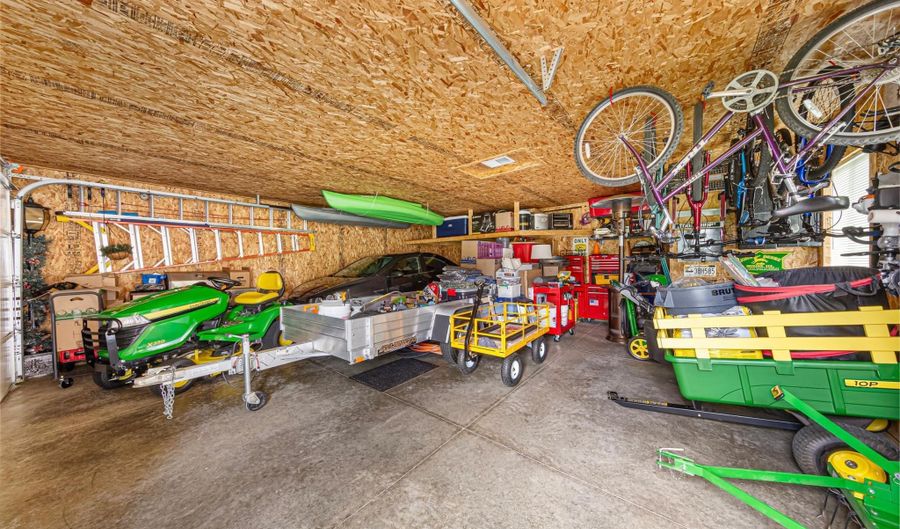 1006 24th Ave NW, Austin, MN 55912 - 3 Beds, 2 Bath