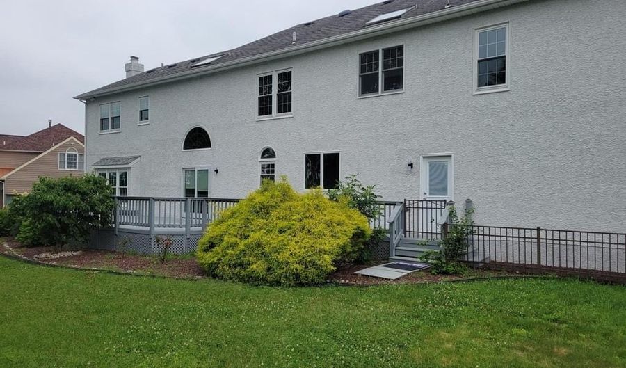 12 FOXVIEW Cir, Hockessin, DE 19707 - 5 Beds, 4 Bath