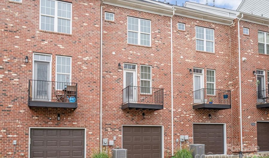 9444 Kings Parade Blvd, Charlotte, NC 28273 - 2 Beds, 3 Bath
