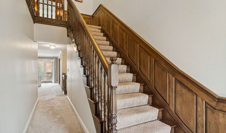 1653 N Belmont Ct, Arlington Heights, IL 60004 - 4 Beds, 5 Bath