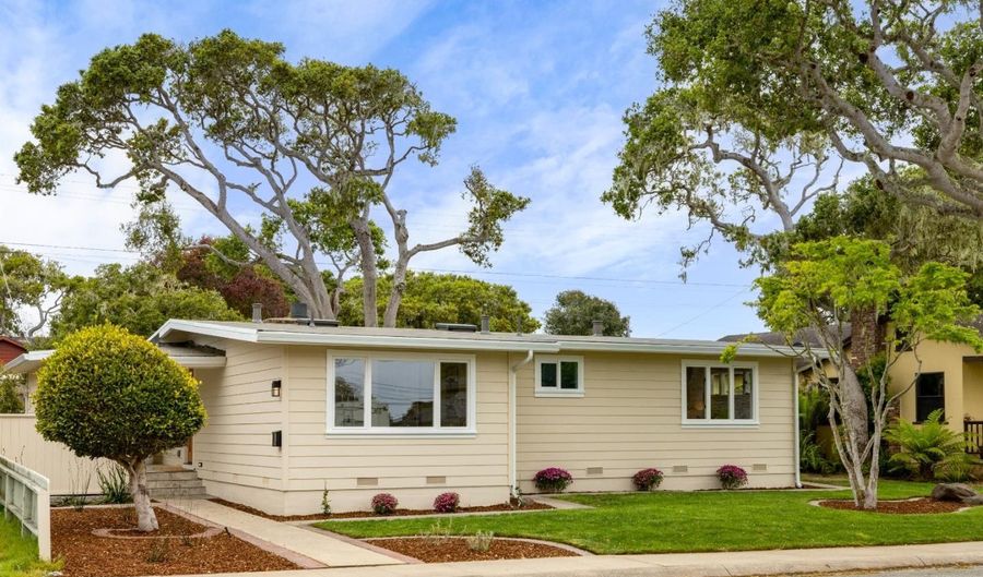 721 Hillcrest Ave, Pacific Grove, CA 93950 - 3 Beds, 4 Bath