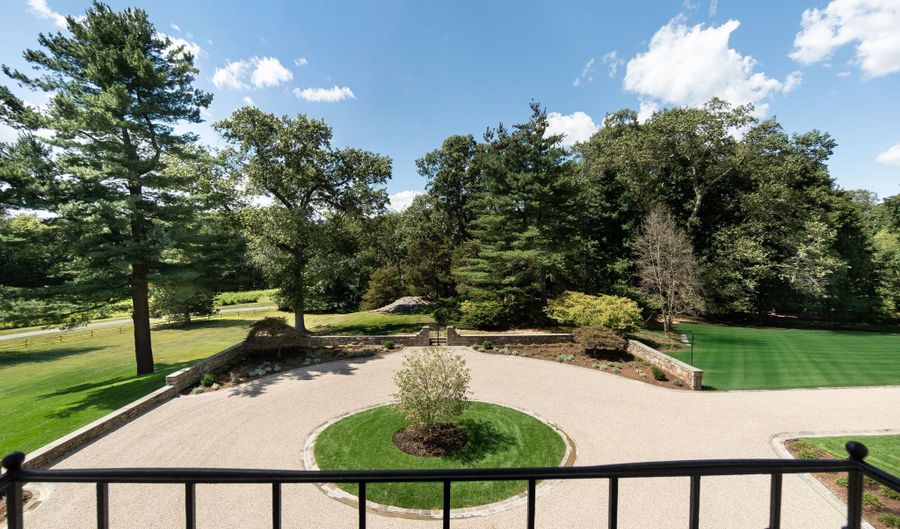 18 Tokeneke Trl, Darien, CT 06820 - 7 Beds, 10 Bath