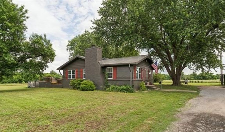 2541 W 430 Rd, Adair, OK 74330 - 3 Beds, 2 Bath