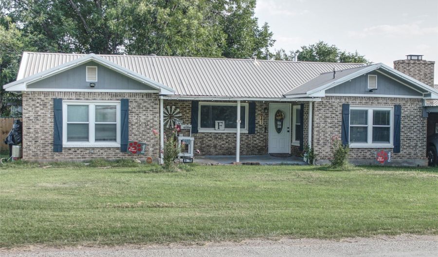 941 Central St, Albany, TX 76430 - 3 Beds, 2 Bath