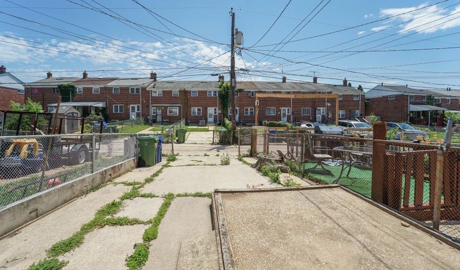 643 S WICKHAM Rd S, Baltimore, MD 21229 - 2 Beds, 3 Bath