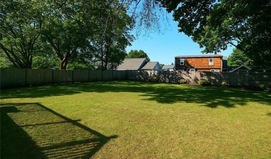 5 ODonnell Rd, Middletown, RI 02842 - 3 Beds, 1 Bath