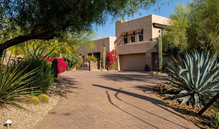 36013 N SUMMIT Dr, Cave Creek, AZ 85331 - 4 Beds, 5 Bath