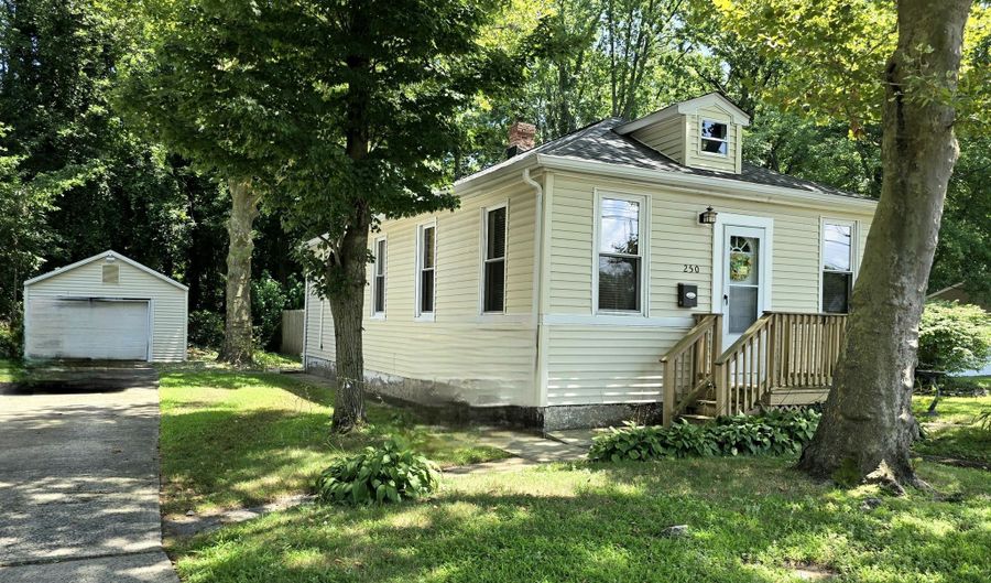 250 Forest Ave, Middletown, NJ 07748 - 2 Beds, 1 Bath