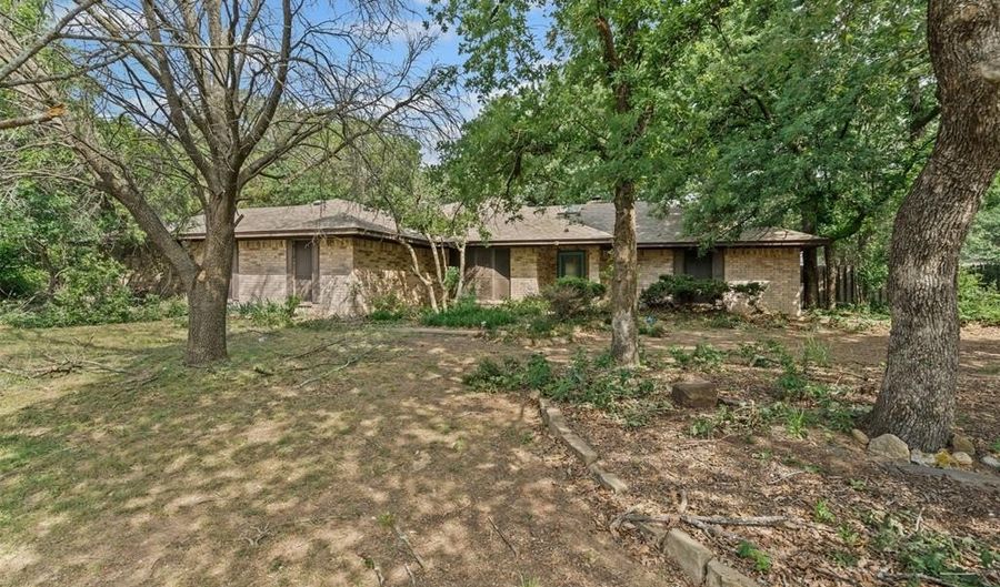 104 Murls Lake Rd, Weatherford, TX 76085 - 3 Beds, 2 Bath