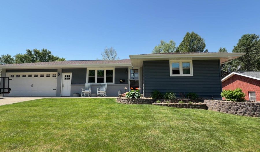 901 LINDA Dr, Atlantic, IA 50022 - 4 Beds, 2 Bath