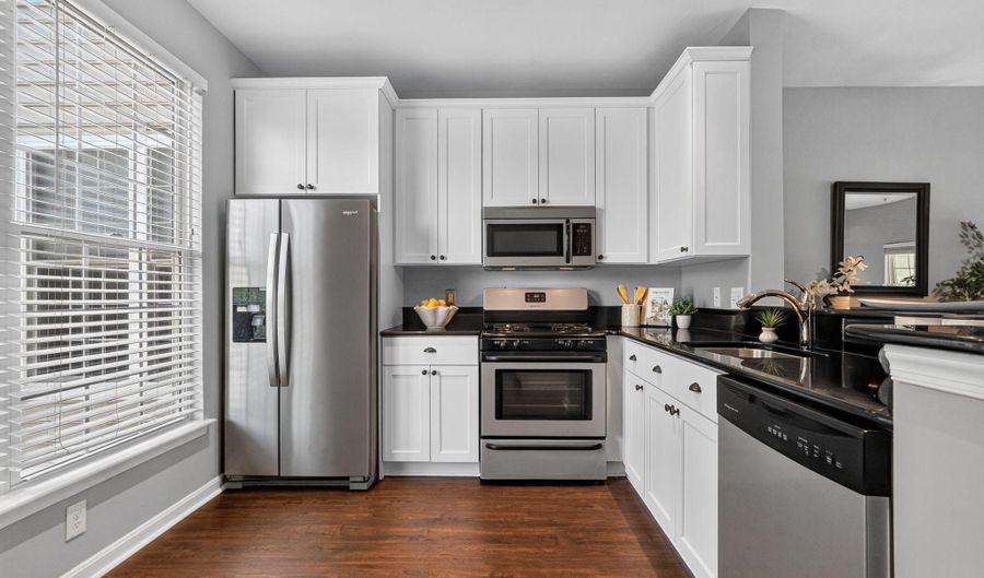 2002 PEGGY STEWART Way 205, Annapolis, MD 21401 - 2 Beds, 3 Bath
