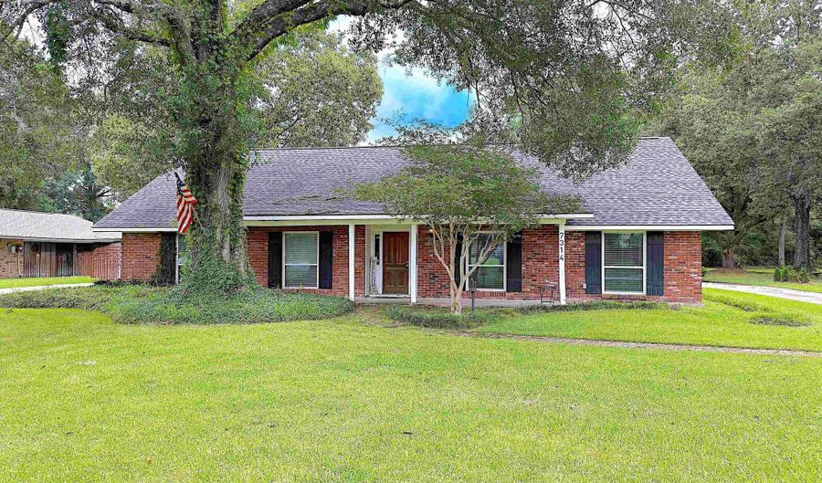7314 Oak Meadow Dr, Baton Rouge, LA 70818 - 5 Beds, 4 Bath
