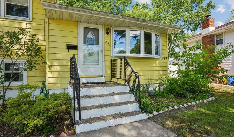 29 TRINITY Pl, Barrington, NJ 08007 - 5 Beds, 3 Bath