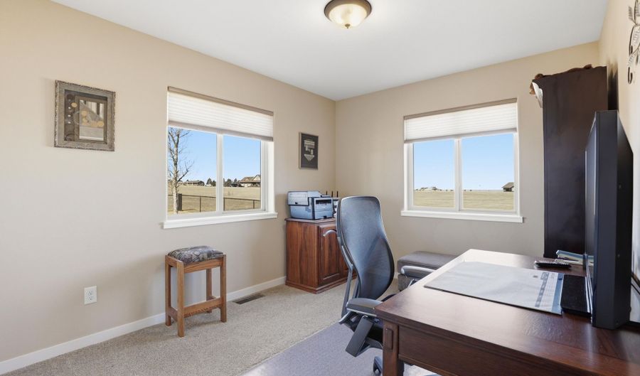 19229 Chuck Wagon Cir, Belle Fourche, SD 57717 - 5 Beds, 3 Bath