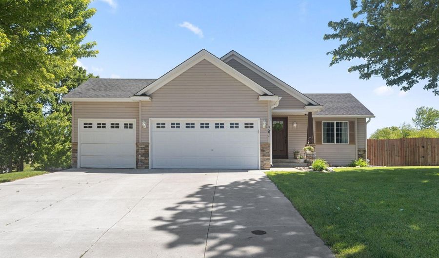 741 Morrison Ave S, Annandale, MN 55302 - 4 Beds, 2 Bath