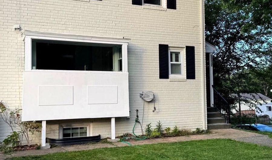 5212 DOVER Pl, Alexandria, VA 22311 - 4 Beds, 4 Bath