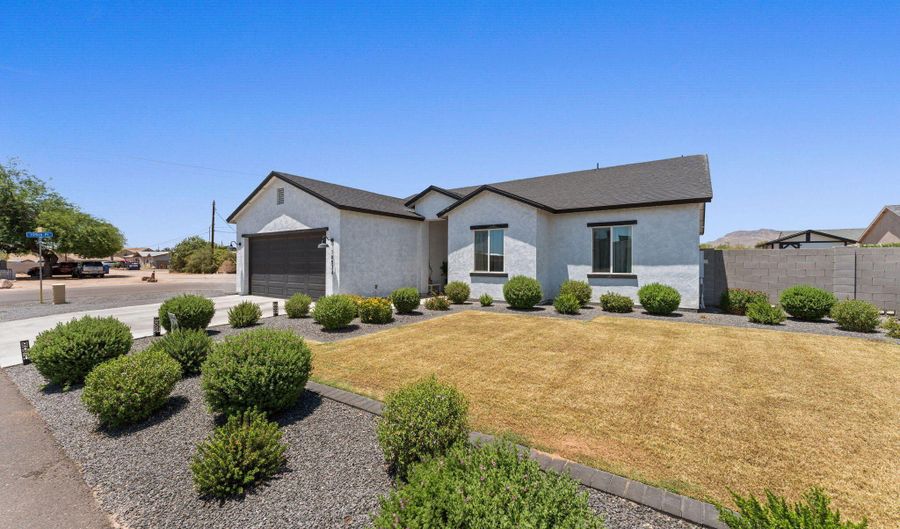 10534 E Butte St, Apache Junction, AZ 85120 - 4 Beds, 3 Bath