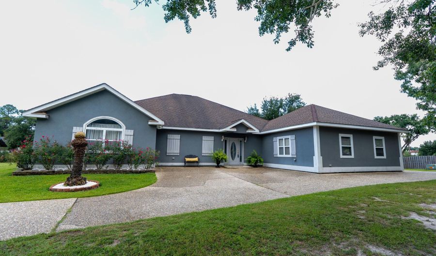 701 S Hill Ct, Biloxi, MS 39532 - 3 Beds, 3 Bath