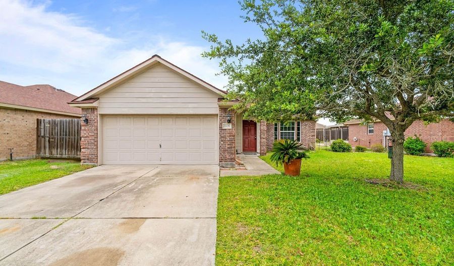 1606 W Nelson Ave, Aransas Pass, TX 78336 - 3 Beds, 2 Bath