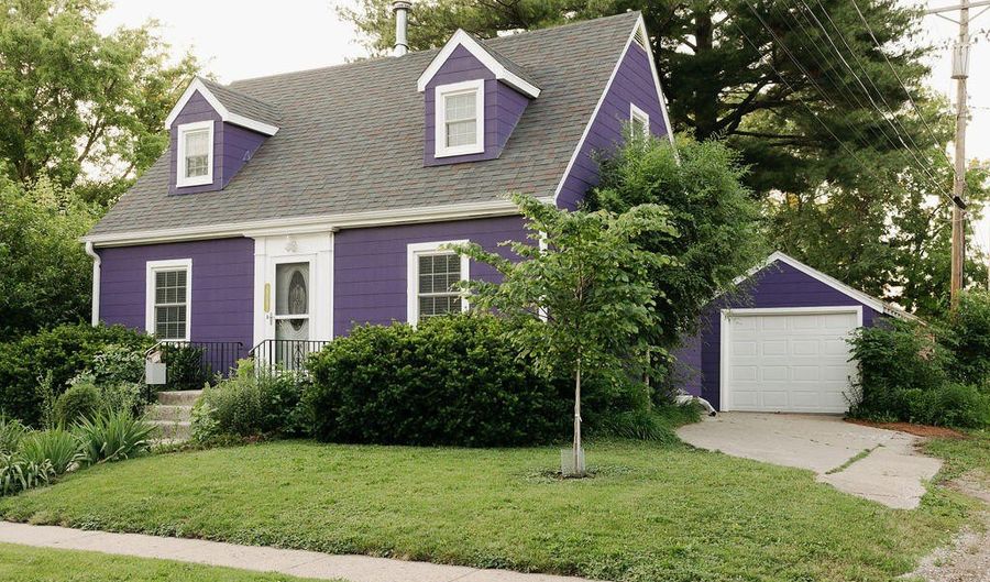 515 8th St, Ames, IA 50010 - 2 Beds, 2 Bath
