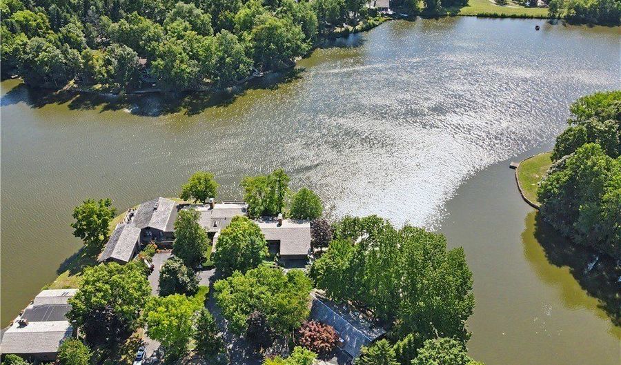 755-27 Windward Dr, Aurora, OH 44202 - 3 Beds, 3 Bath