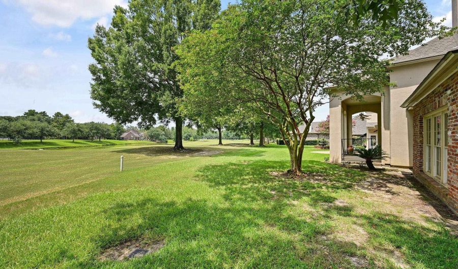 18110 N Mission Hills Ave, Baton Rouge, LA 70810 - 4 Beds, 4 Bath