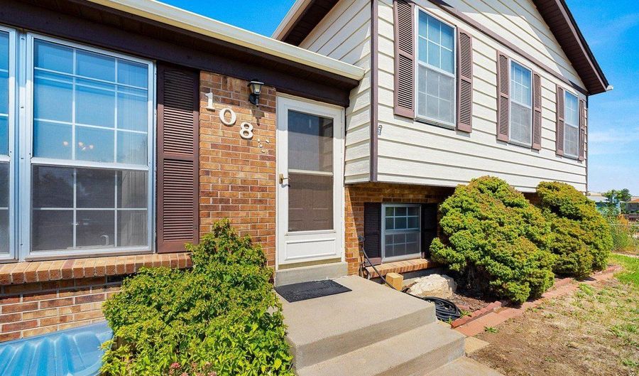1082 Lilac Ct, Broomfield, CO 80020 - 4 Beds, 3 Bath