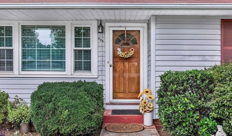 529 Stone Dr, Anderson, SC 29625 - 3 Beds, 2 Bath