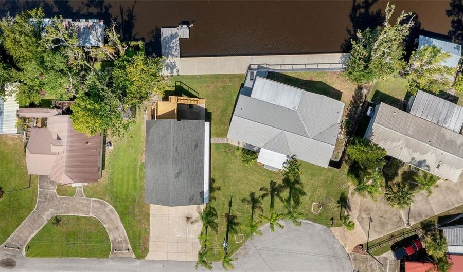 55805 CARROLL St, Astor, FL 32102 - 3 Beds, 3 Bath